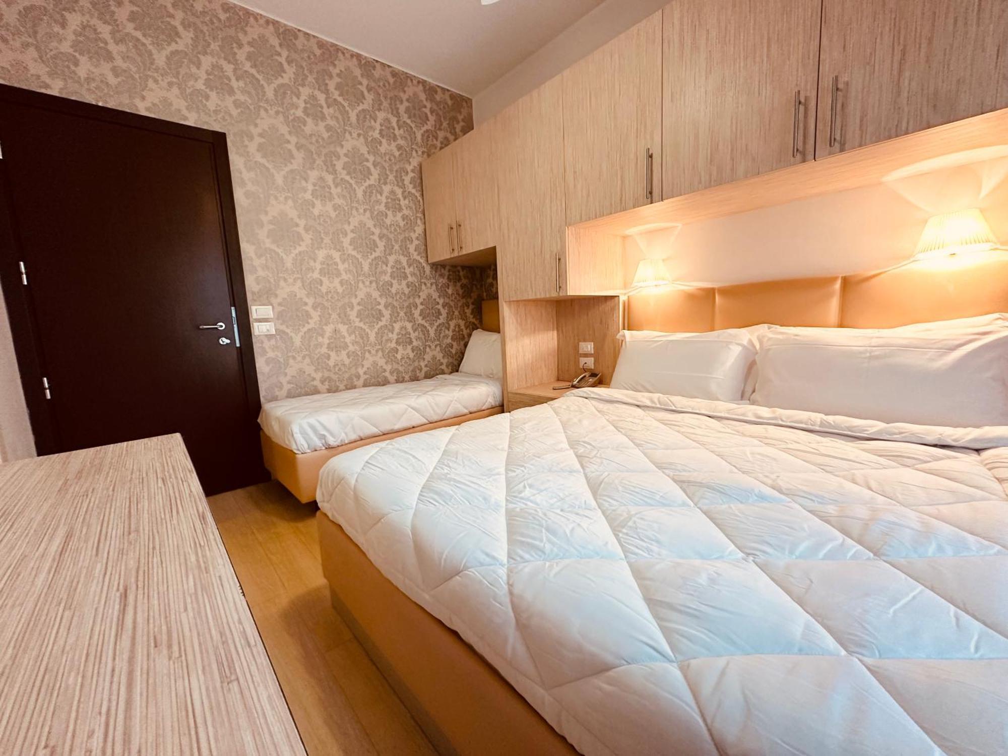 Hotel Miramare - Spa & Suites - Free Breakfast & Brunch Until 13-00 Cervia Room photo